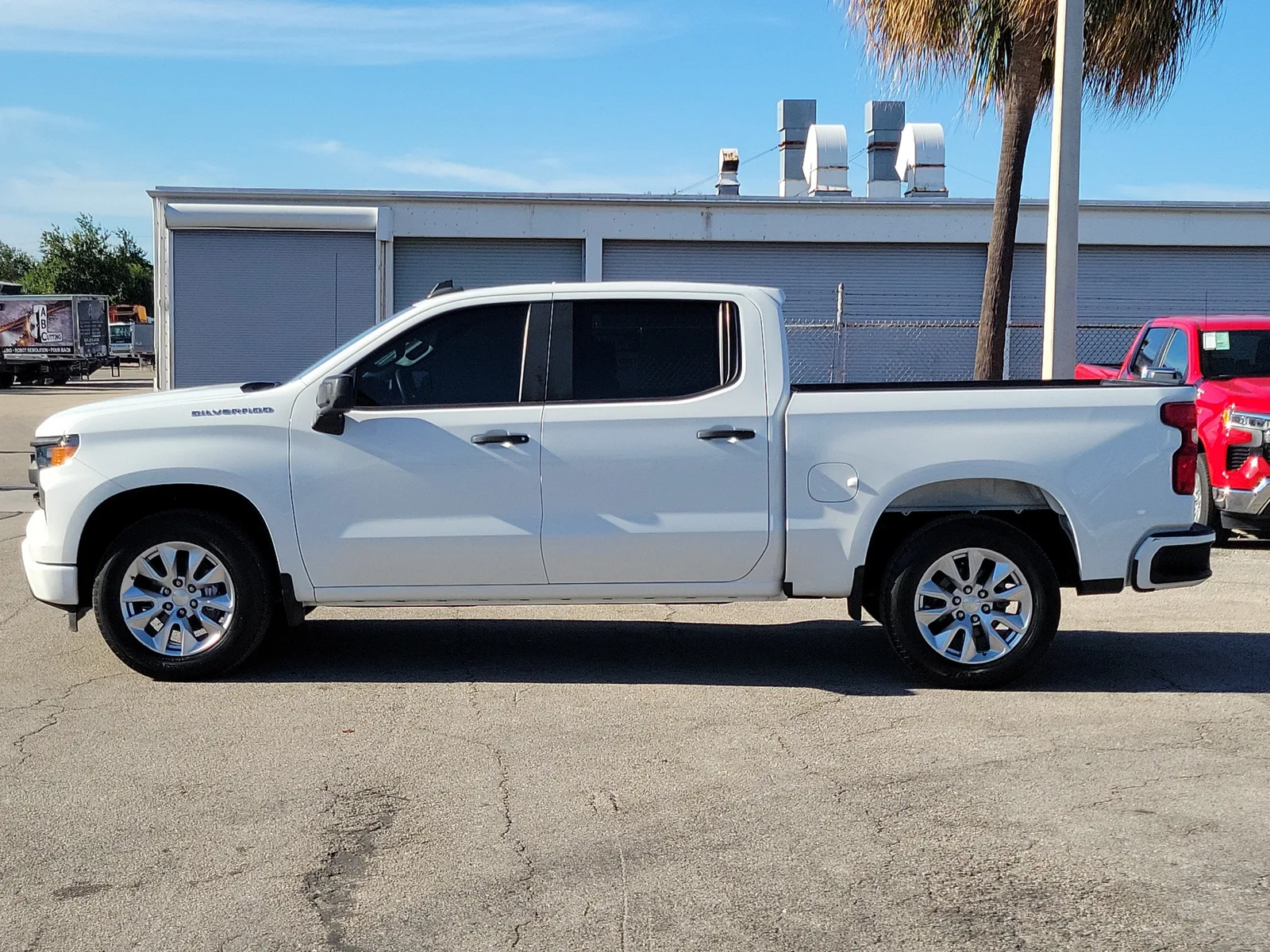 2023 Chevrolet Silverado 1500 Custom photo 7