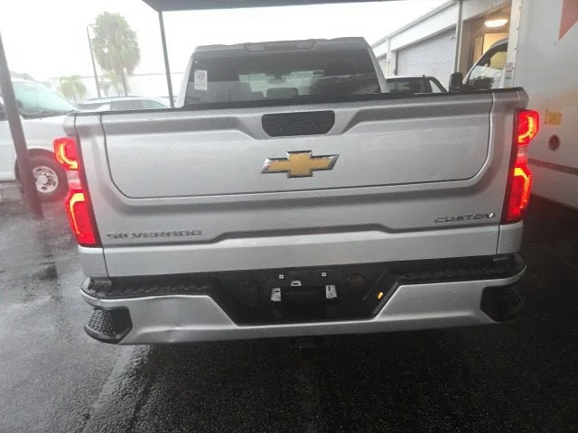 2022 Chevrolet Silverado 1500 LTD Custom photo 4