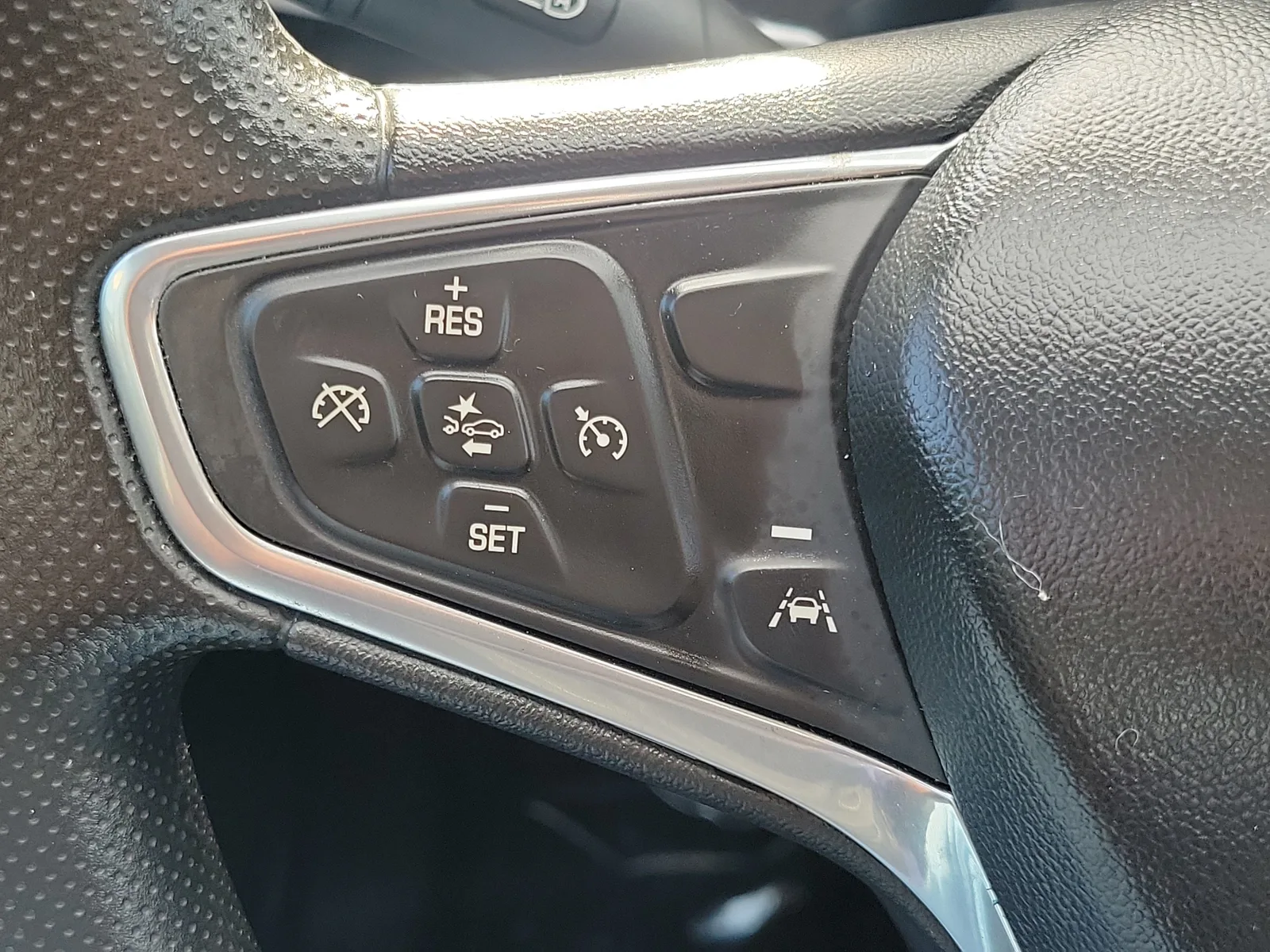 2023 Chevrolet Malibu LT photo 26