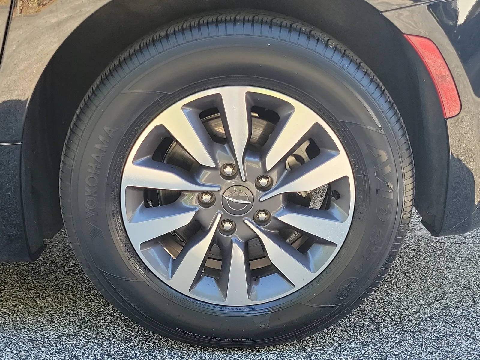 2024 Chrysler Pacifica Hybrid Select photo 9