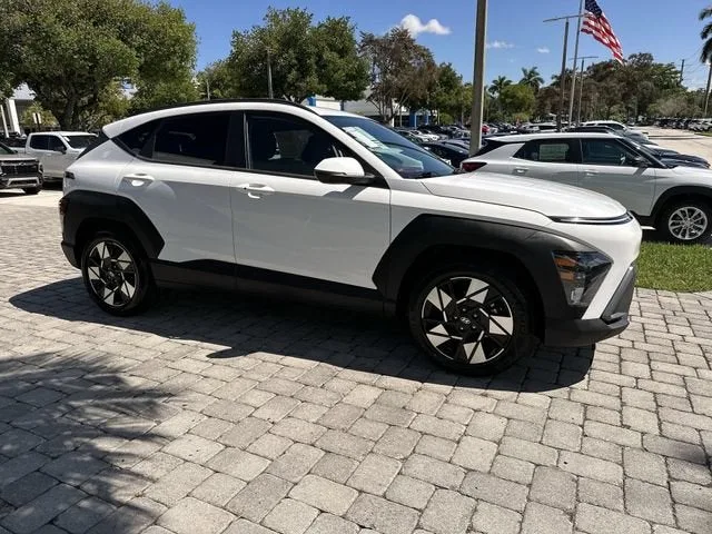 2025 Hyundai Kona SEL photo 15