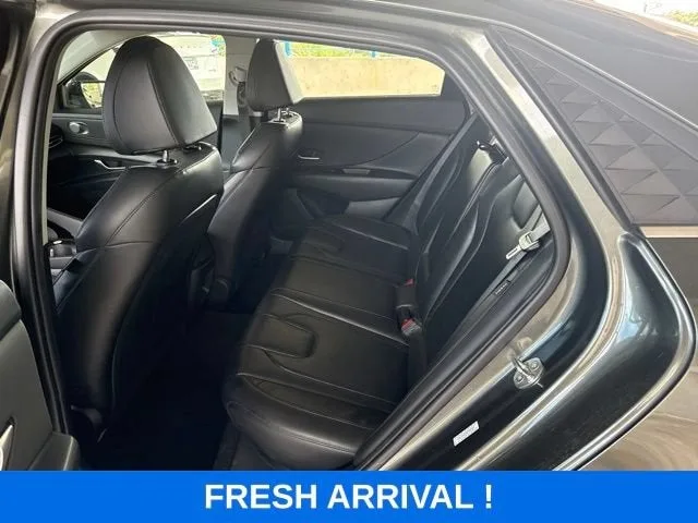 2024 Hyundai Elantra Limited photo 3