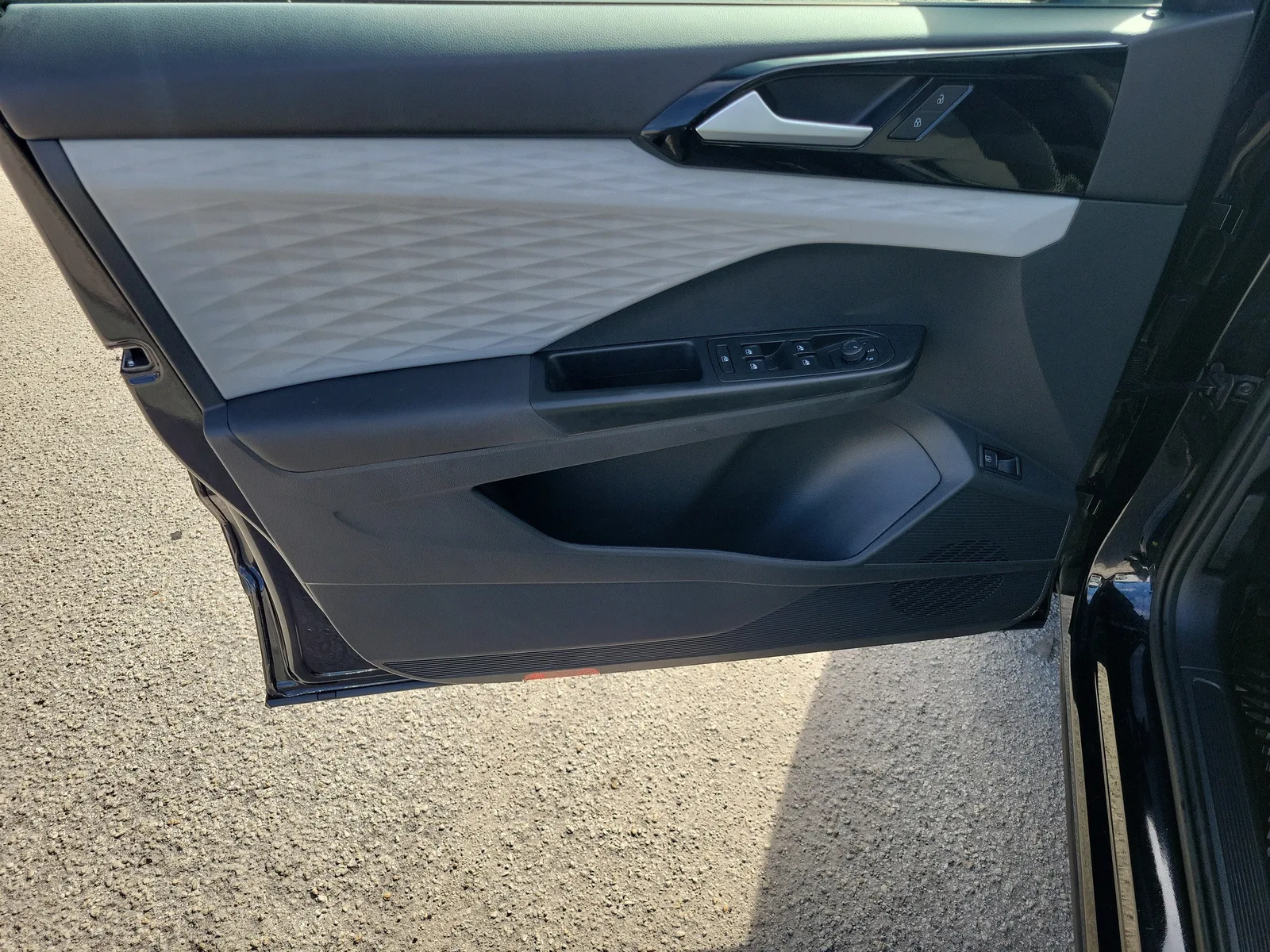 2023 Volkswagen Taos S photo 22