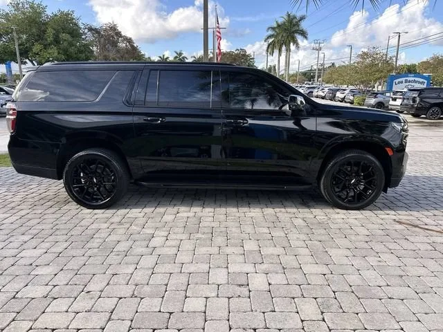 2023 Chevrolet Suburban RST photo 14