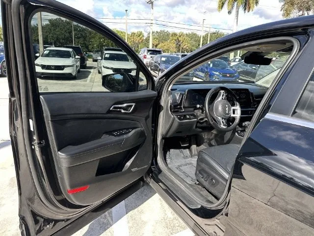 2023 Kia Sportage EX photo 22