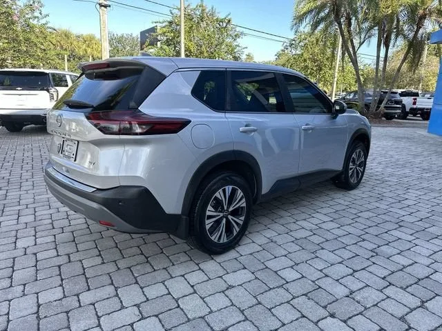 2022 Nissan Rogue SV photo 39