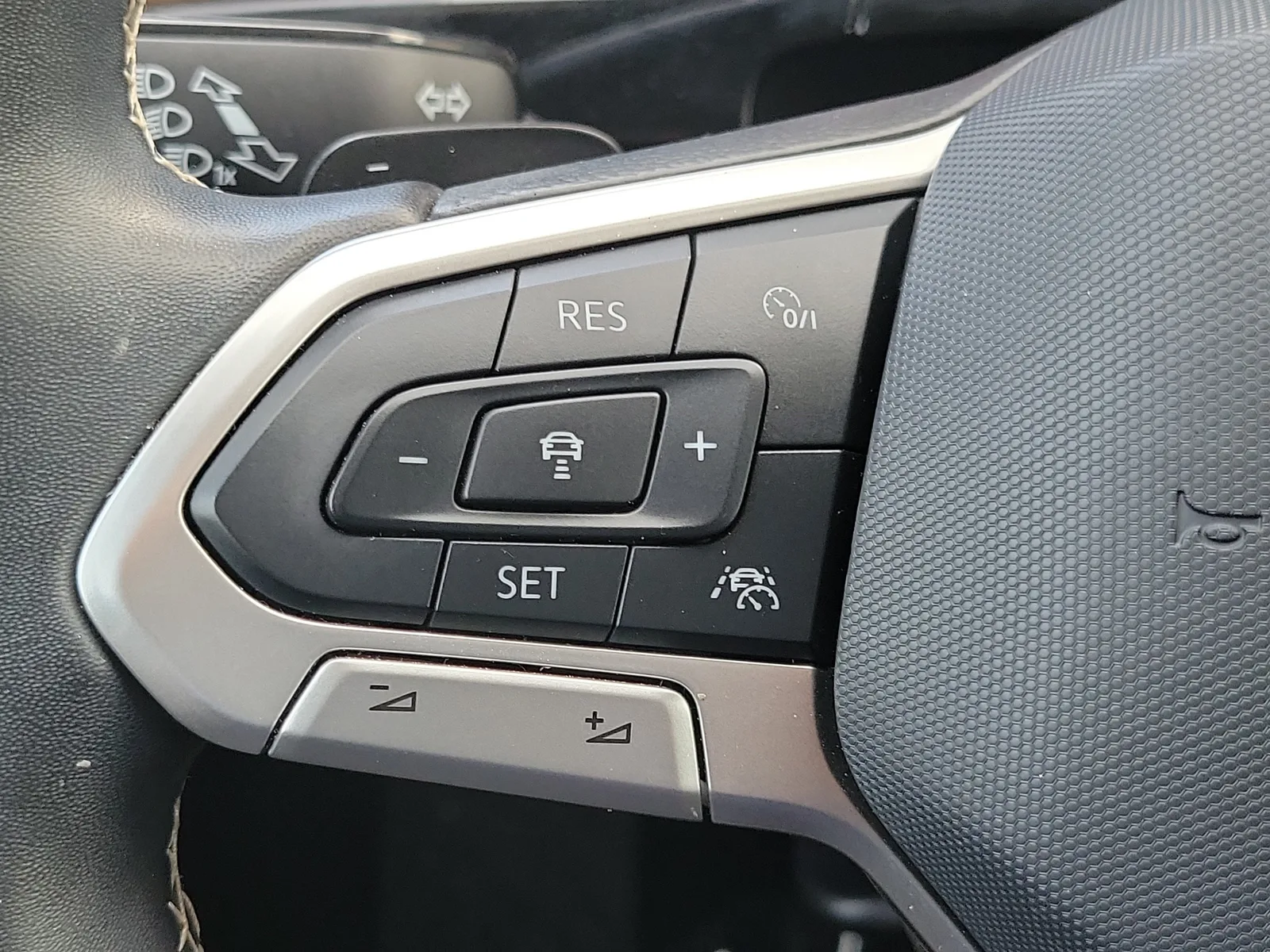 2024 Volkswagen Atlas 2.0T SE photo 26