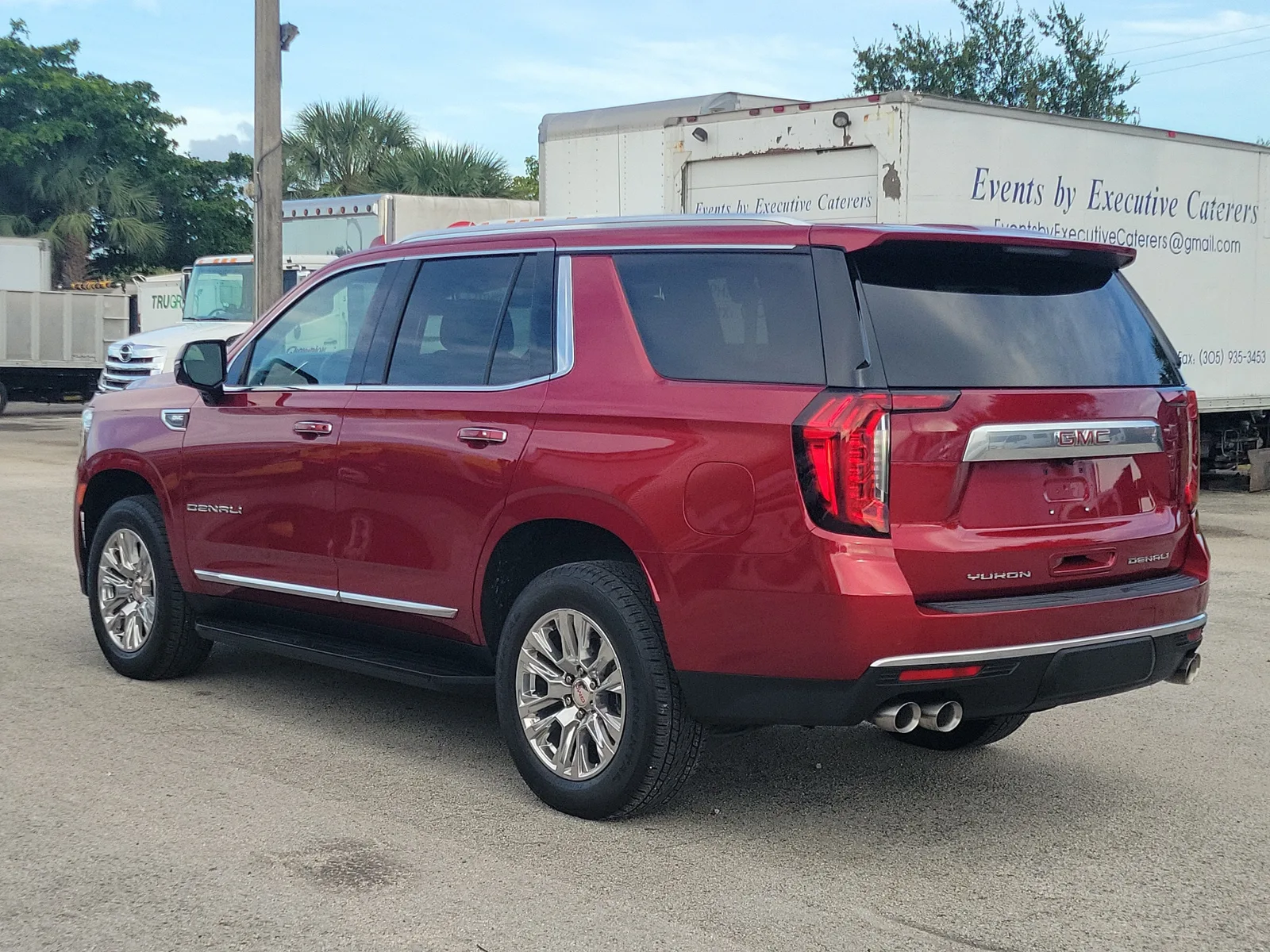 2024 GMC Yukon Denali photo 5