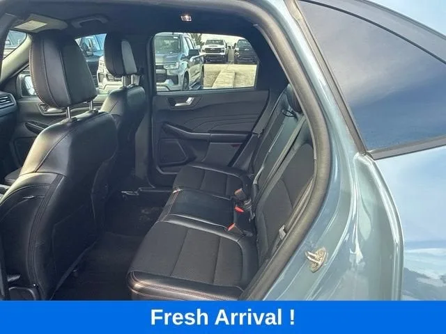 2025 Ford Escape ST-Line photo 3