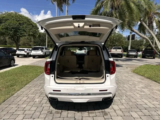 2021 GMC Acadia Denali photo 28