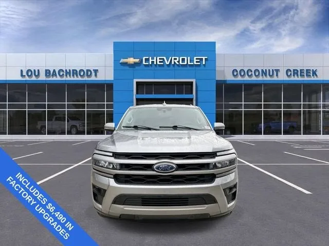 2023 Ford Expedition XLT photo 3