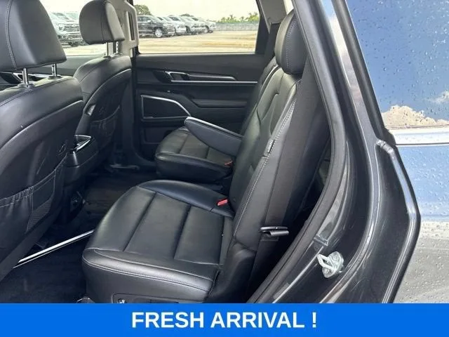 2024 Kia Telluride S photo 3