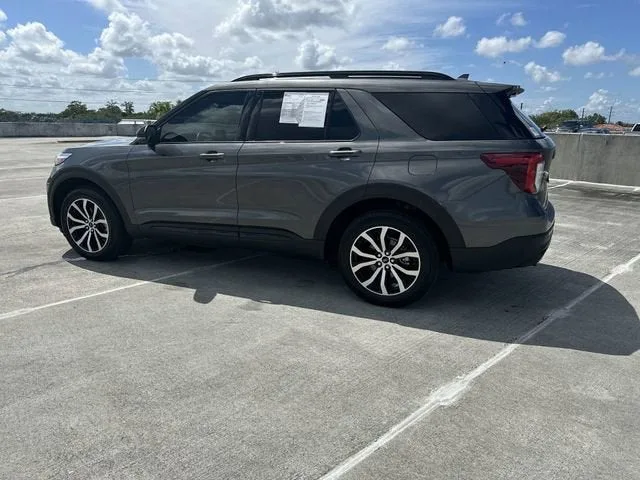 2020 Ford Explorer ST photo 34