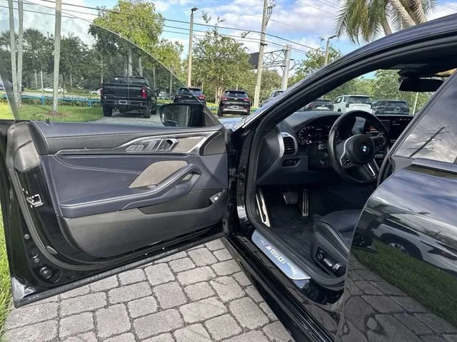 2024 BMW 8 Series M850i photo 22