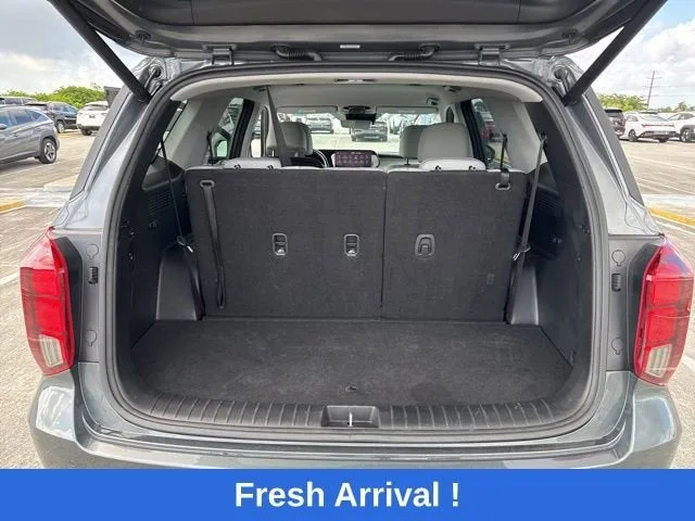 2025 Hyundai Palisade SEL photo 5