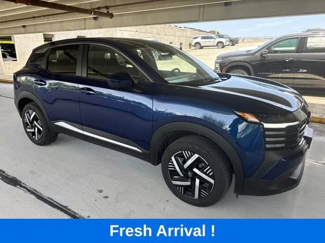 2025 Nissan Kicks SV photo 12