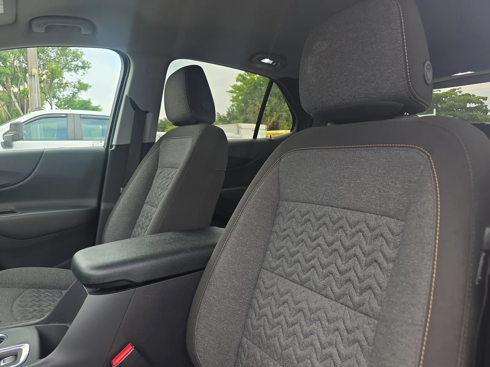 2024 Chevrolet Equinox LT photo 25