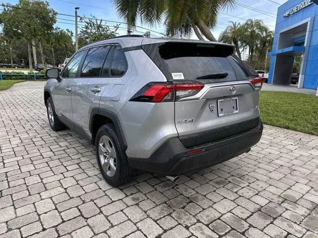 2025 Toyota RAV4 Hybrid LE photo 34