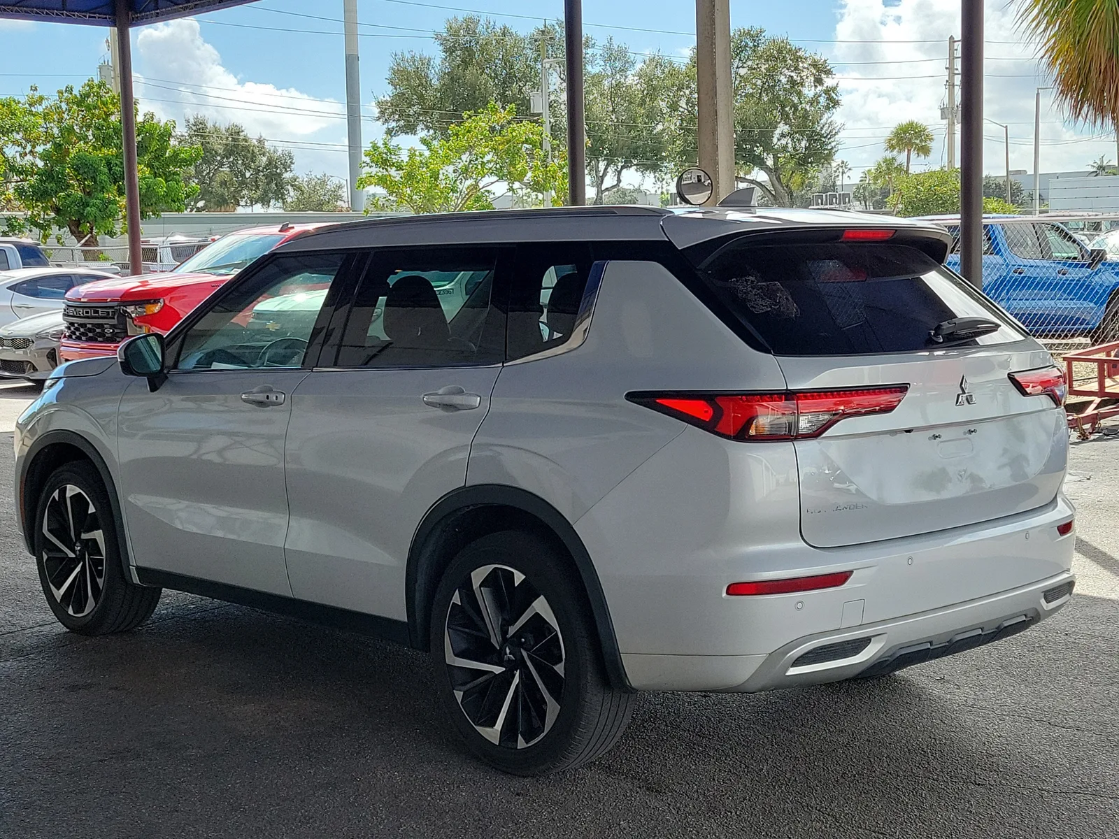 2022 Mitsubishi Outlander SEL photo 3