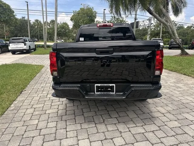2024 Chevrolet Colorado LT photo 21