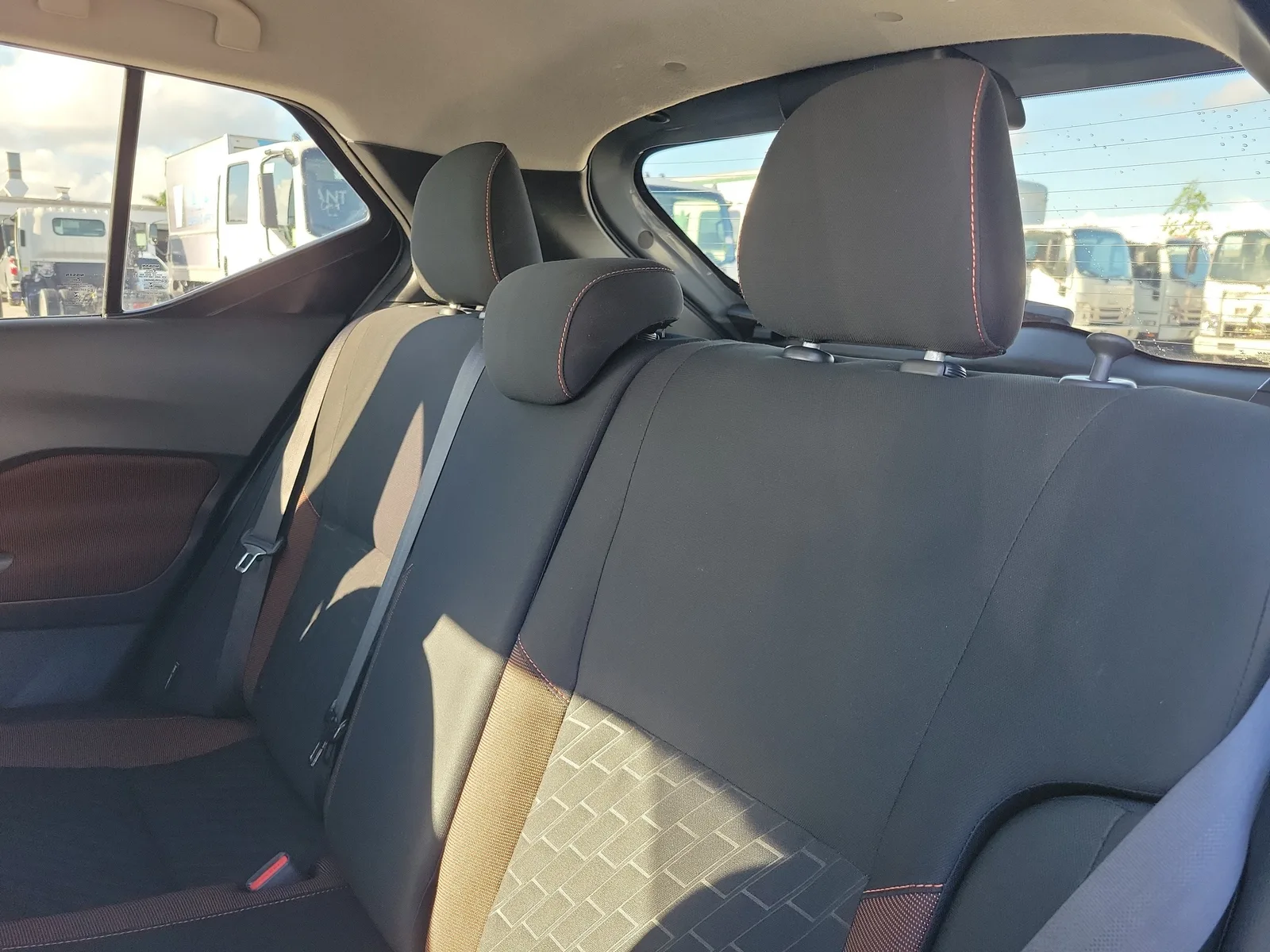 2021 Nissan Kicks SR photo 14