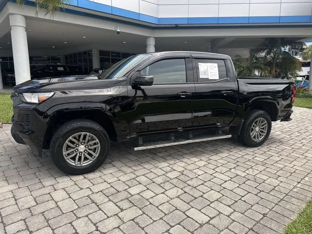 2024 Chevrolet Colorado LT photo 36