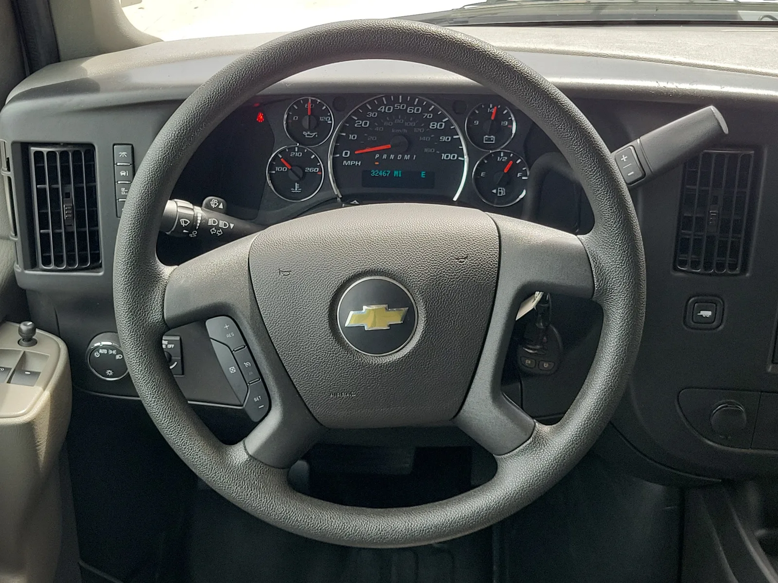 2025 Chevrolet Express Cargo WT photo 15