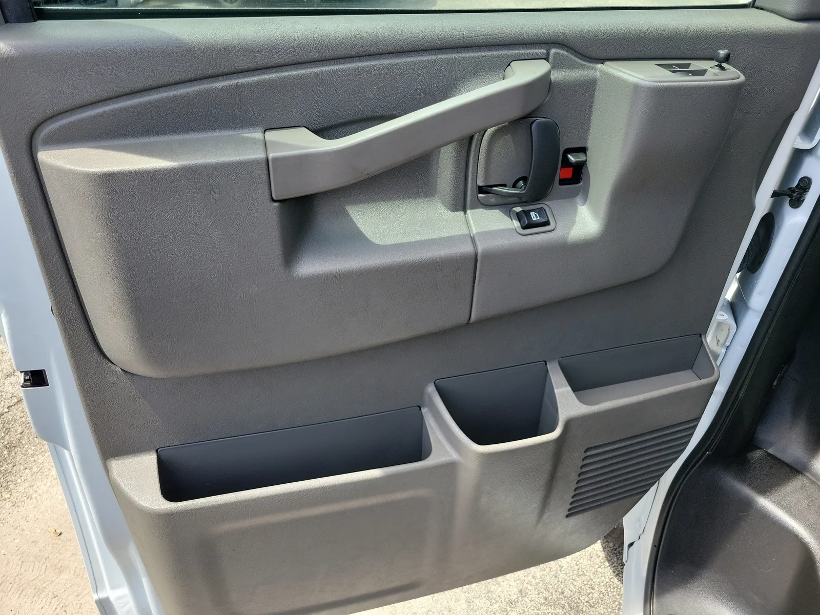 2025 Chevrolet Express Cargo WT photo 22