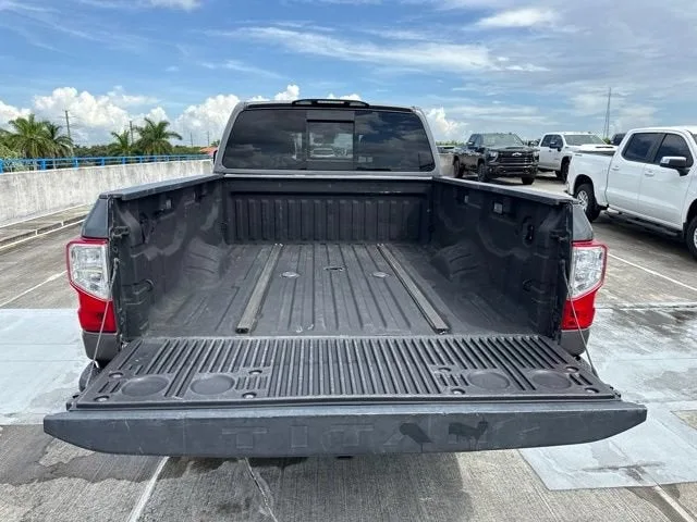 2019 Nissan Titan XD PRO-4X photo 18