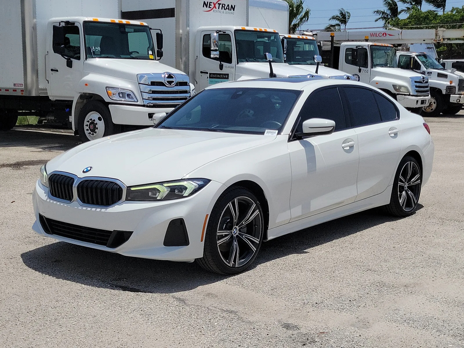 2023 BMW 3 Series 330i photo 7
