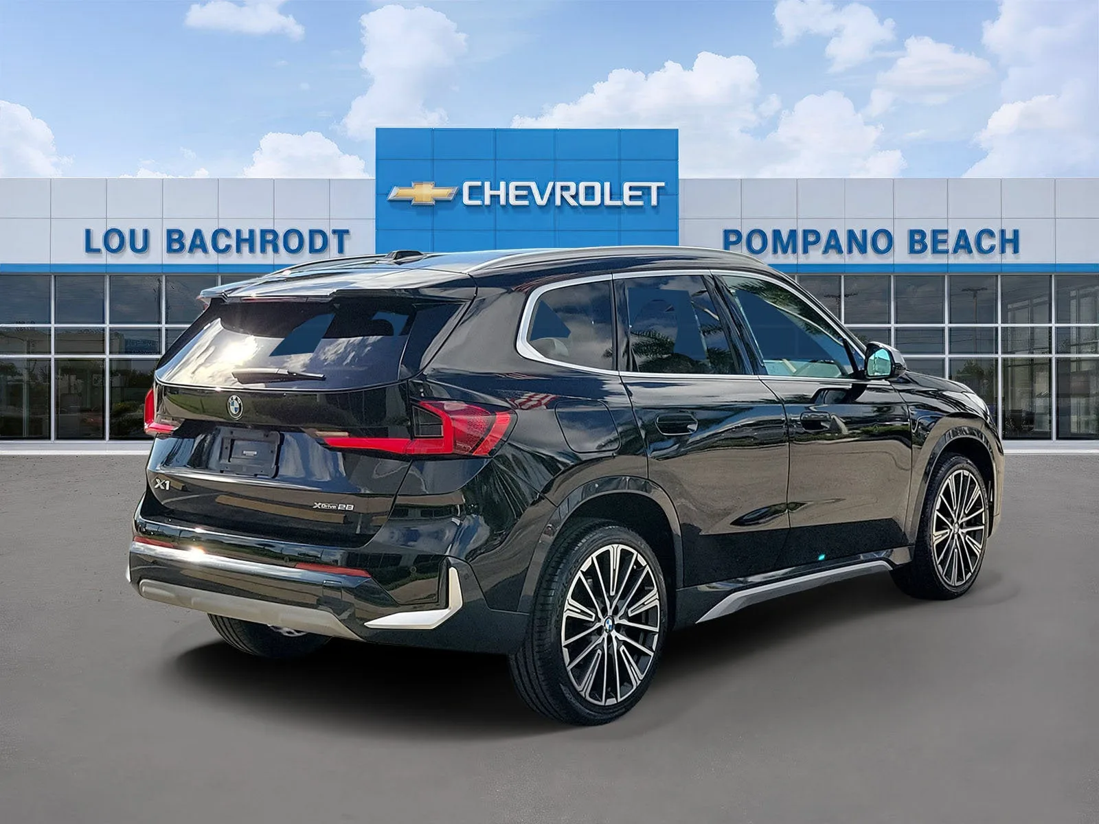 2023 BMW X1 xDrive28i photo 3