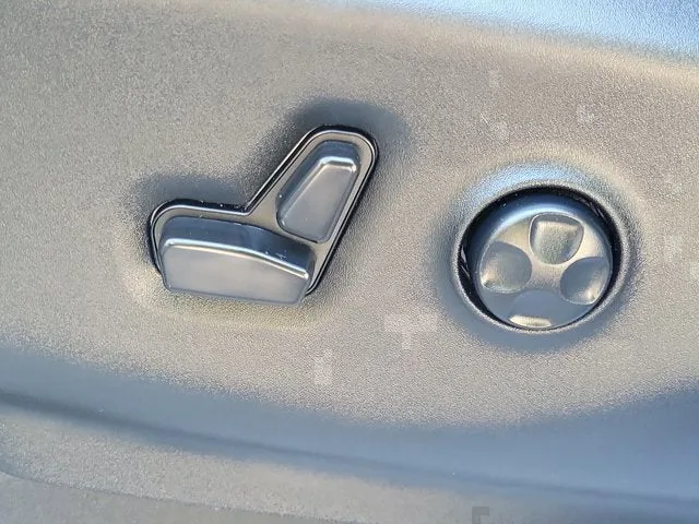 2024 Chrysler Pacifica Hybrid Select photo 23
