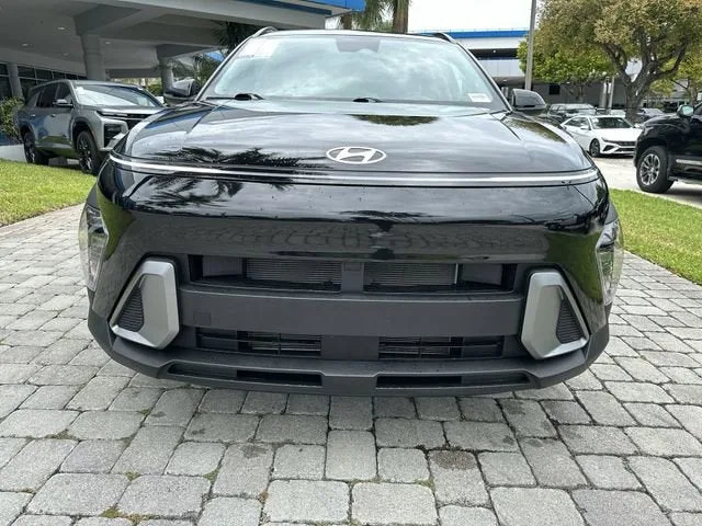 2025 Hyundai Kona SEL photo 19