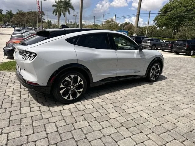 2021 Ford Mustang Mach-E Premium photo 37