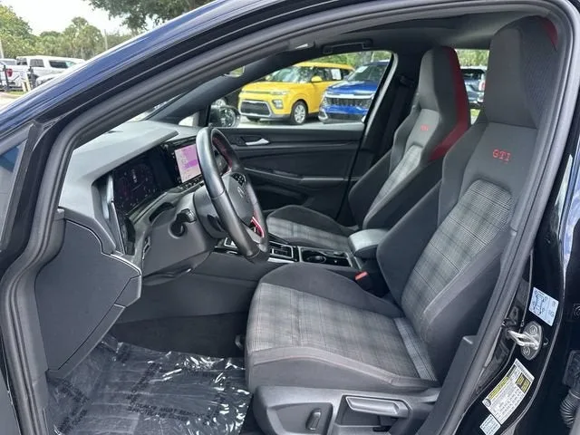 2023 Volkswagen Golf GTI SE photo 29