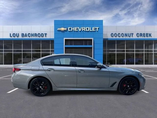 2023 BMW 5 Series 530i photo 9