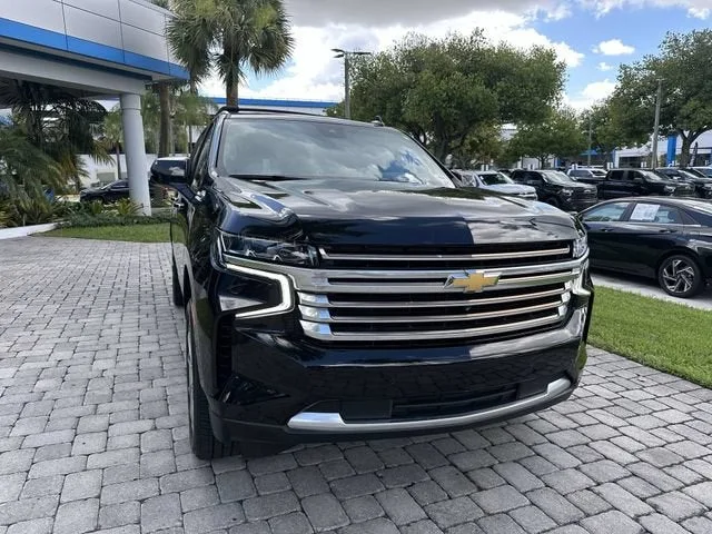 2024 Chevrolet Suburban High Country photo 17