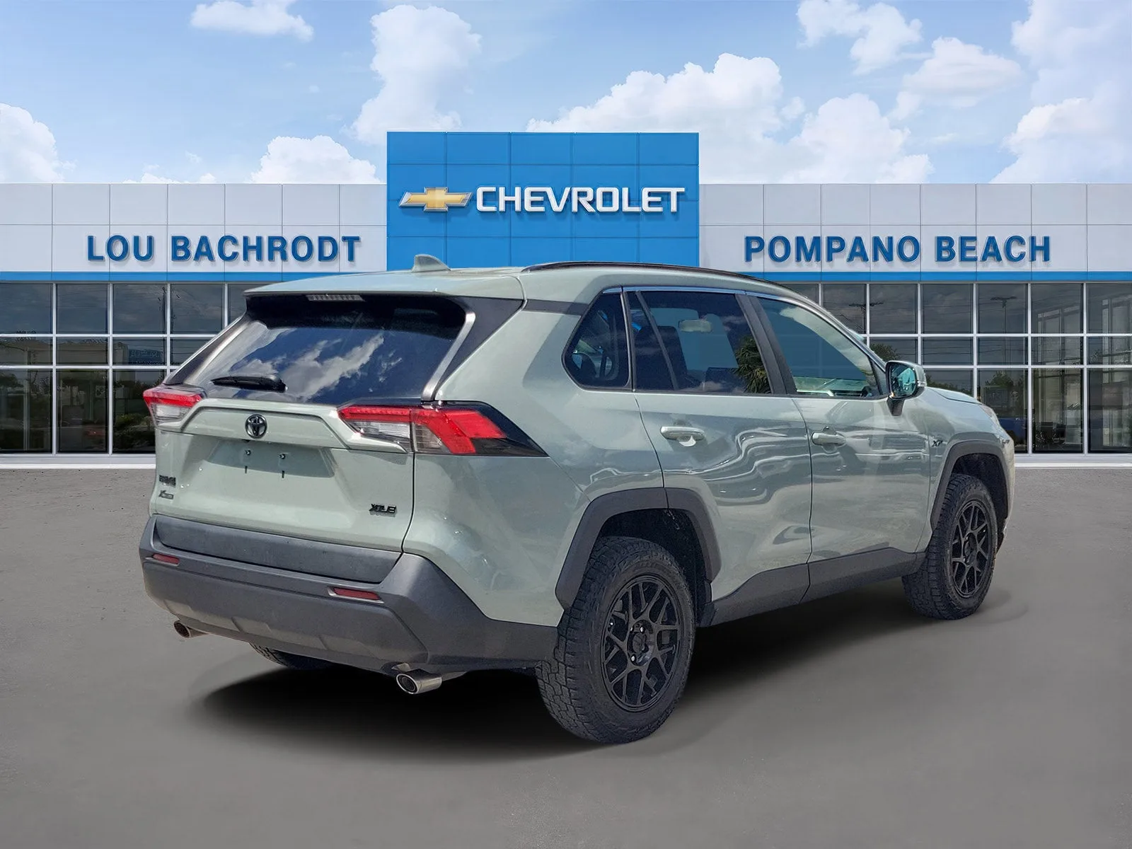 2021 Toyota RAV4 XLE photo 3
