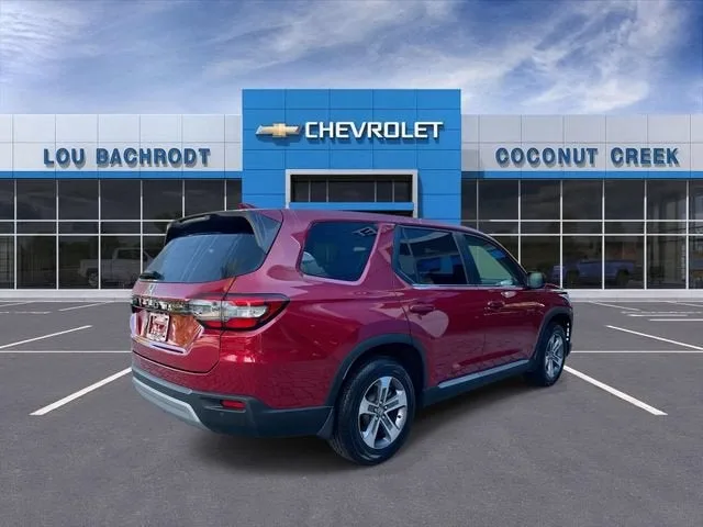 2024 Honda Pilot EX-L 7 Passenger photo 8