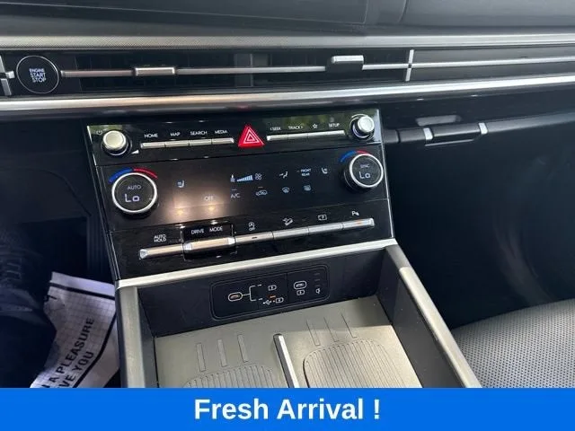 2025 Hyundai Santa Fe SEL photo 9