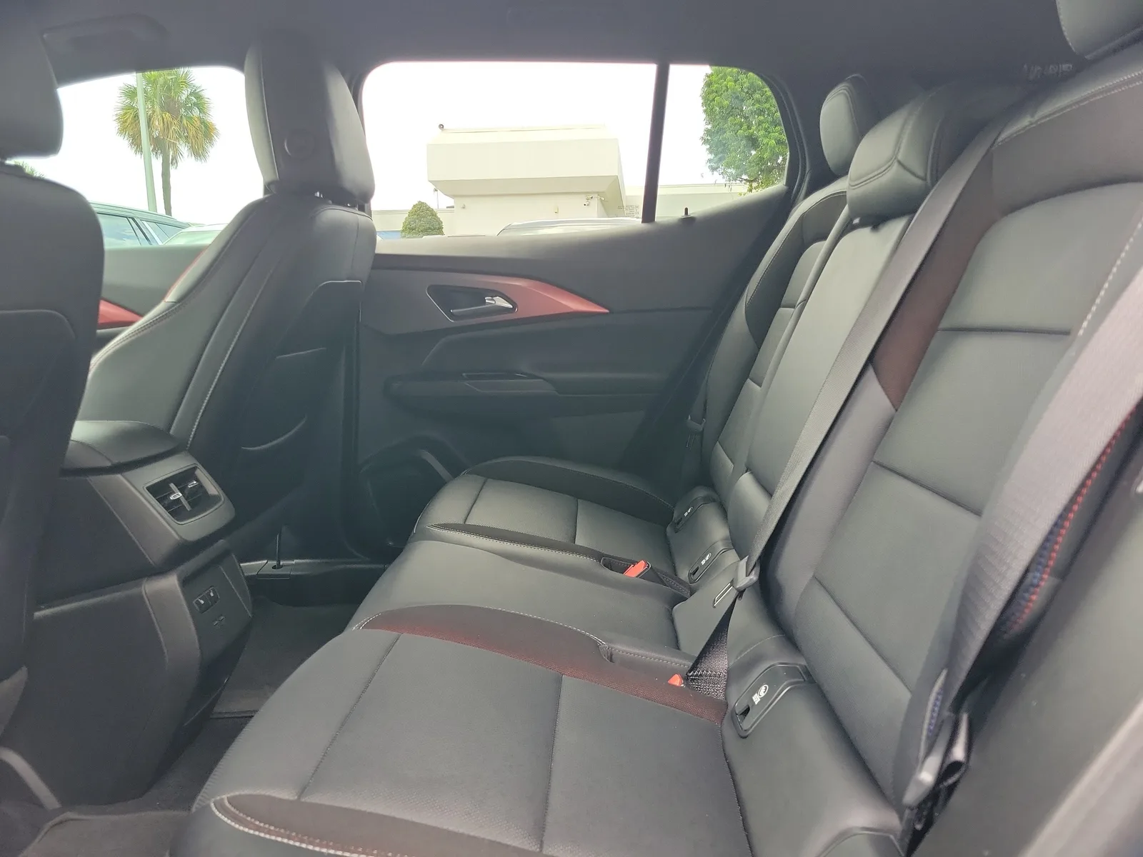 2025 Chevrolet Equinox EV RS photo 16