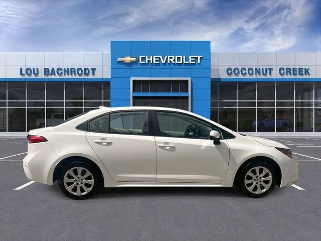 2024 Toyota Corolla LE photo 9