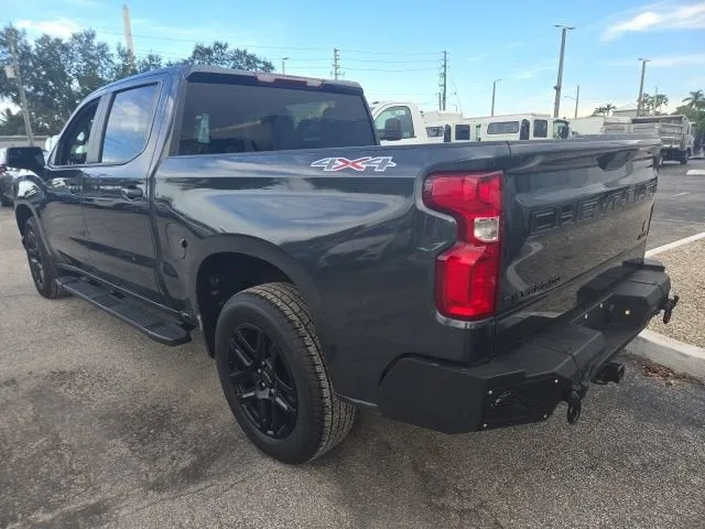 2022 Chevrolet Silverado 1500 LTD RST photo 2