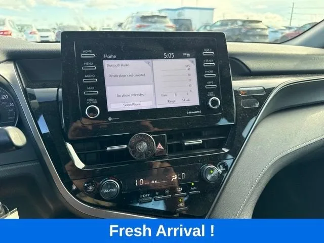 2023 Toyota Camry SE photo 7