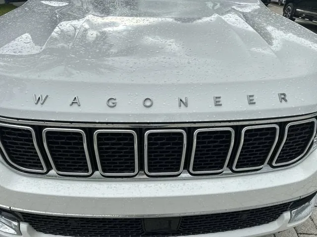 2024 Jeep Wagoneer L Series II photo 10
