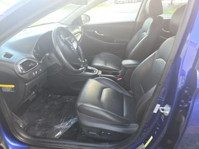 2020 Hyundai Elantra GT 5DR HB AT photo 16