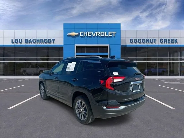 2024 GMC Terrain SLT photo 6