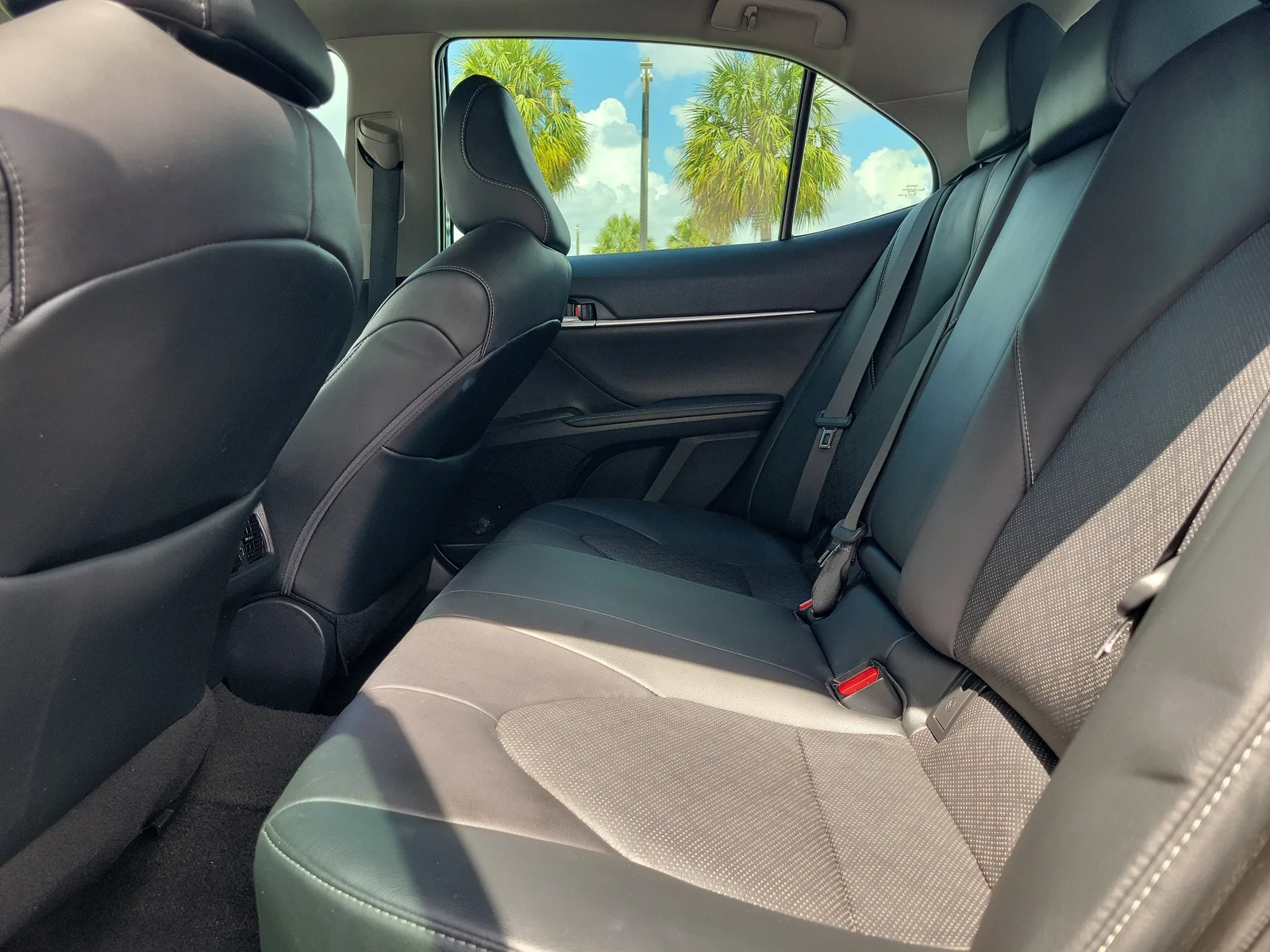 2021 Toyota Camry XSE photo 14