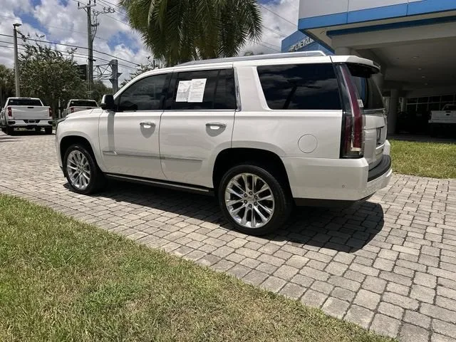 2018 Cadillac Escalade Premium Luxury photo 32