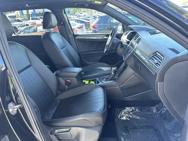 2022 Volkswagen Tiguan SE R-Line Black photo 29